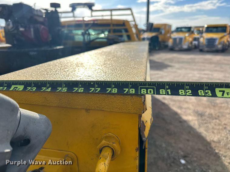 image for item ER4906 2015 Chevrolet Silverado 3500HD utility bed pickup truck