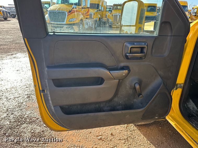 image for item ER4906 2015 Chevrolet Silverado 3500HD utility bed pickup truck