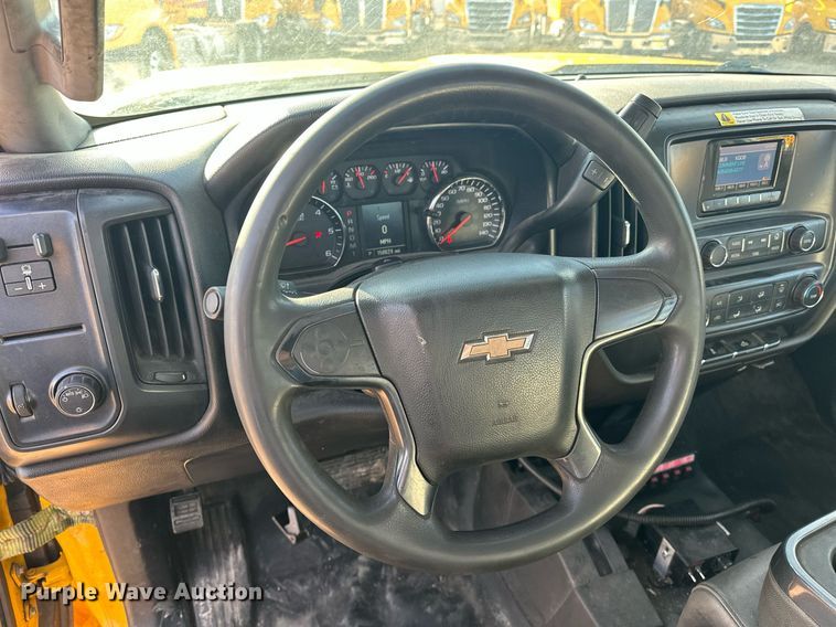 image for item ER4906 2015 Chevrolet Silverado 3500HD utility bed pickup truck