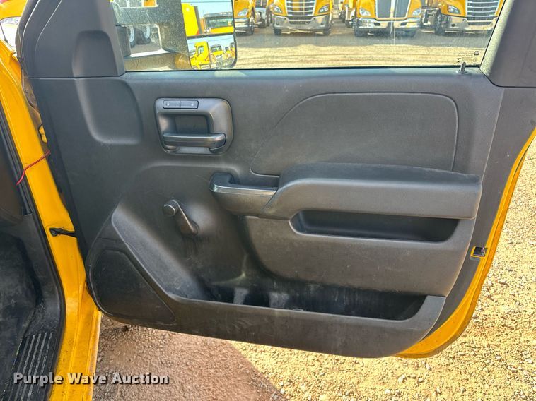 image for item ER4906 2015 Chevrolet Silverado 3500HD utility bed pickup truck