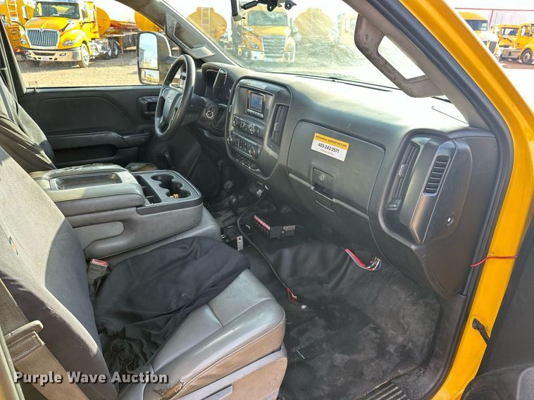 image for item ER4906 2015 Chevrolet Silverado 3500HD utility bed pickup truck