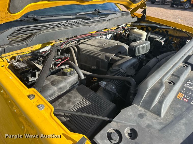 image for item ER4906 2015 Chevrolet Silverado 3500HD utility bed pickup truck