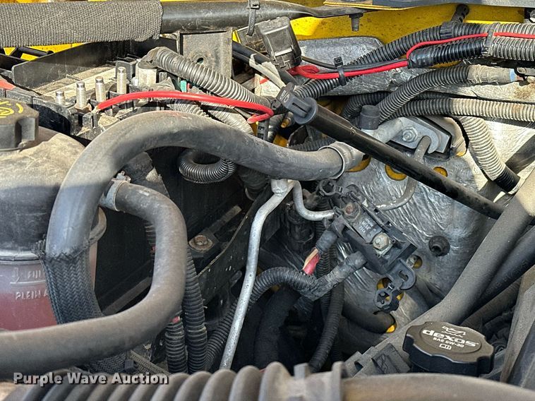 image for item ER4906 2015 Chevrolet Silverado 3500HD utility bed pickup truck