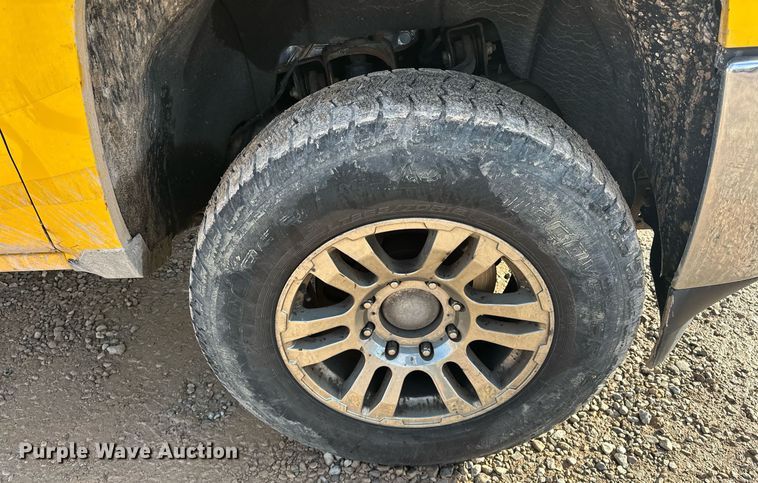 image for item ER4906 2015 Chevrolet Silverado 3500HD utility bed pickup truck