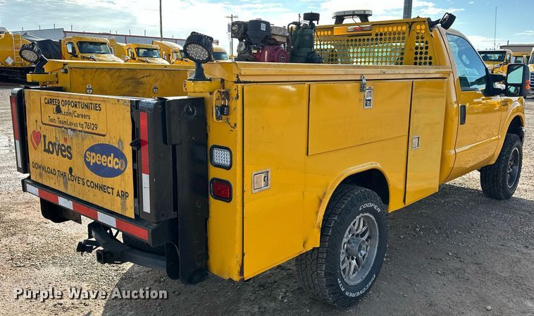 image for item ER4908 2016 Ford F350 Super Duty XL utility bed pickup truck