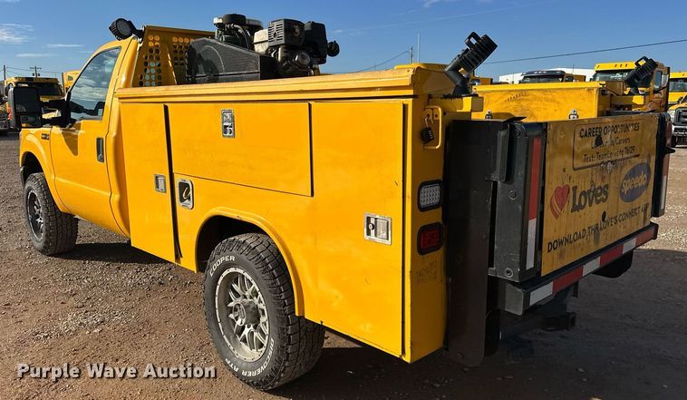 image for item ER4908 2016 Ford F350 Super Duty XL utility bed pickup truck