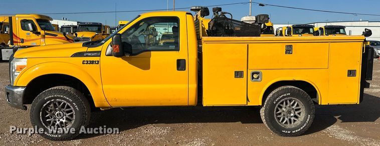 image for item ER4908 2016 Ford F350 Super Duty XL utility bed pickup truck