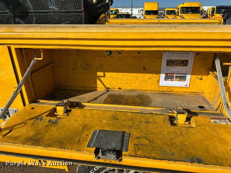 image for item ER4908 2016 Ford F350 Super Duty XL utility bed pickup truck