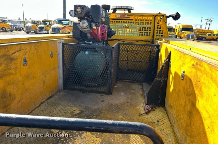 image for item ER4908 2016 Ford F350 Super Duty XL utility bed pickup truck