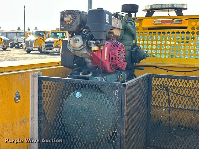 image for item ER4908 2016 Ford F350 Super Duty XL utility bed pickup truck