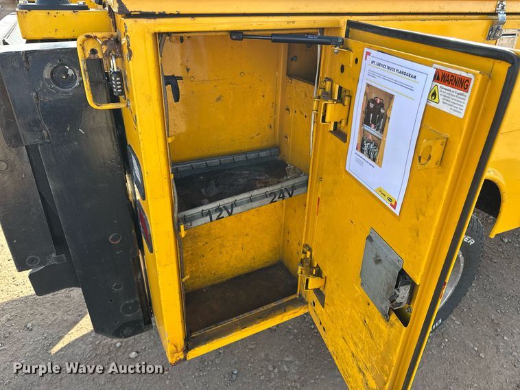 image for item ER4908 2016 Ford F350 Super Duty XL utility bed pickup truck