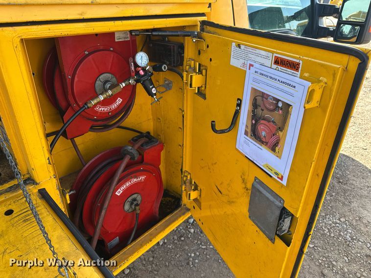 image for item ER4908 2016 Ford F350 Super Duty XL utility bed pickup truck