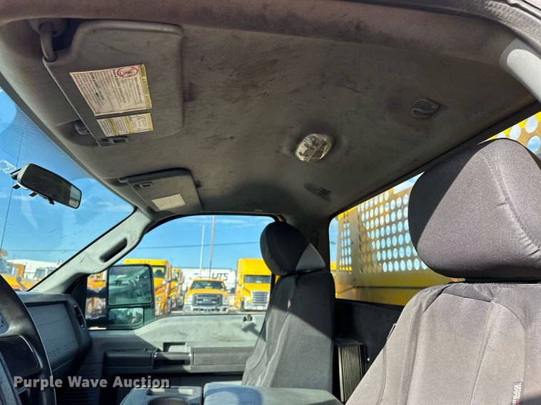 image for item ER4908 2016 Ford F350 Super Duty XL utility bed pickup truck