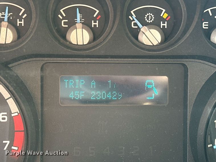 image for item ER4908 2016 Ford F350 Super Duty XL utility bed pickup truck