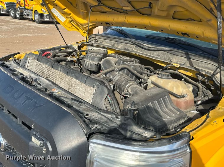 image for item ER4908 2016 Ford F350 Super Duty XL utility bed pickup truck