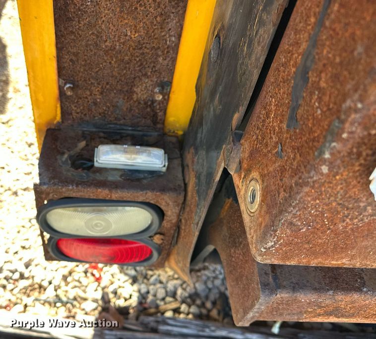 image for item ER4909 2015 Chevrolet Silverado 3500HD utility bed pickup truck