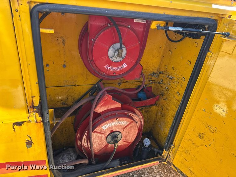 image for item ER4909 2015 Chevrolet Silverado 3500HD utility bed pickup truck