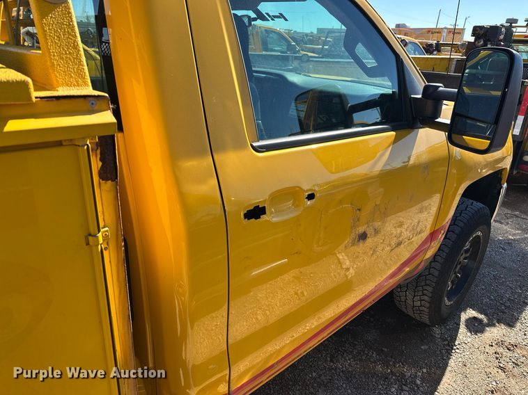 image for item ER4909 2015 Chevrolet Silverado 3500HD utility bed pickup truck