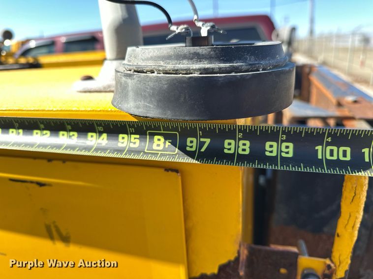 image for item ER4909 2015 Chevrolet Silverado 3500HD utility bed pickup truck