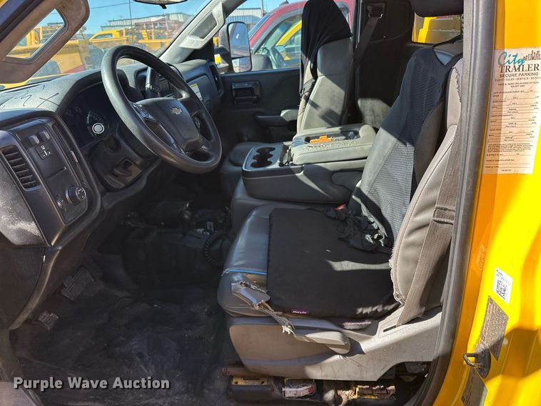 image for item ER4909 2015 Chevrolet Silverado 3500HD utility bed pickup truck