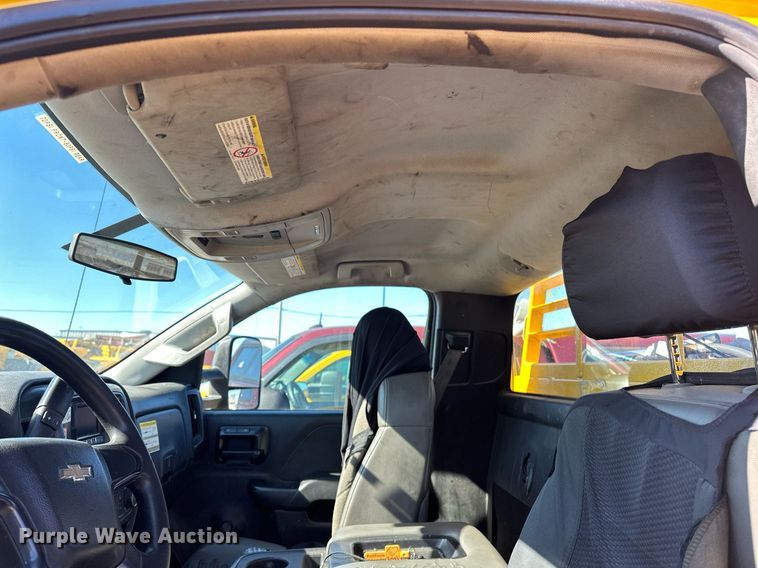 image for item ER4909 2015 Chevrolet Silverado 3500HD utility bed pickup truck