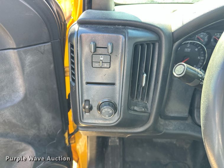 image for item ER4909 2015 Chevrolet Silverado 3500HD utility bed pickup truck