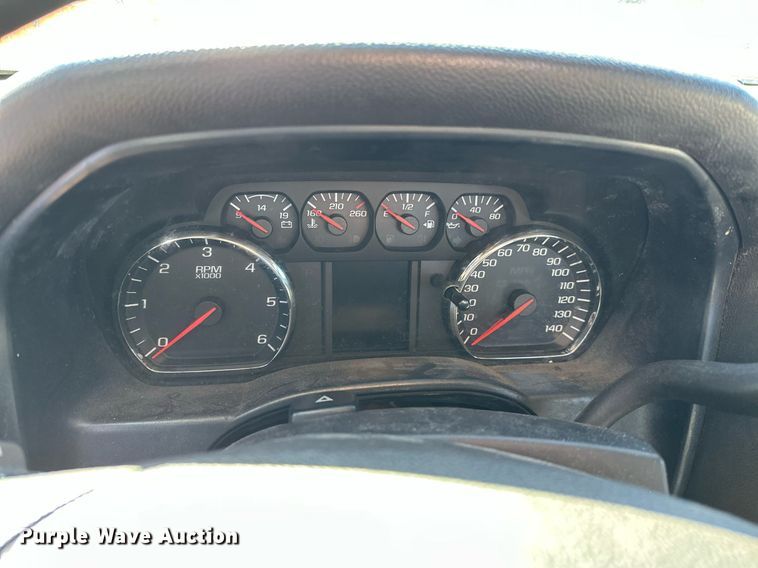 image for item ER4909 2015 Chevrolet Silverado 3500HD utility bed pickup truck