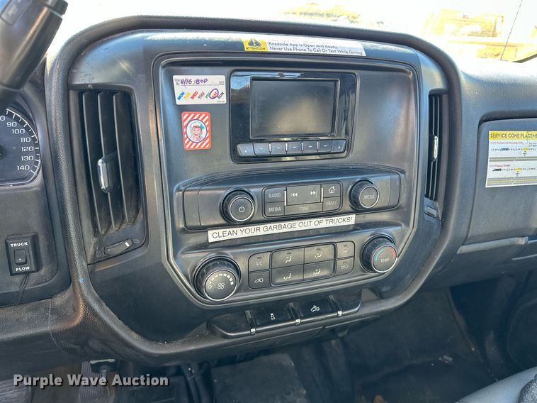 image for item ER4909 2015 Chevrolet Silverado 3500HD utility bed pickup truck