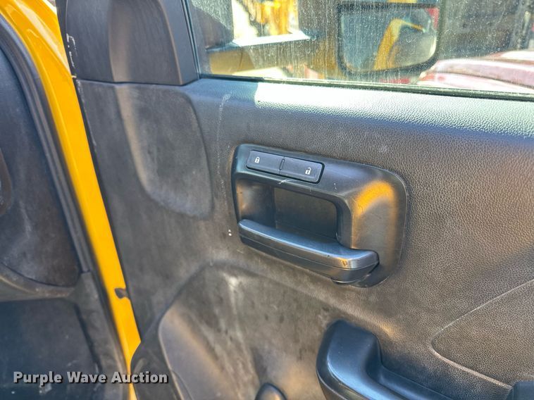 image for item ER4909 2015 Chevrolet Silverado 3500HD utility bed pickup truck