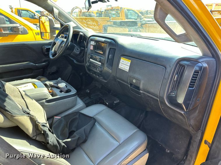 image for item ER4909 2015 Chevrolet Silverado 3500HD utility bed pickup truck