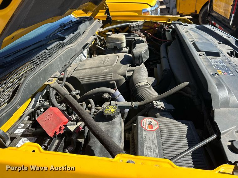 image for item ER4909 2015 Chevrolet Silverado 3500HD utility bed pickup truck