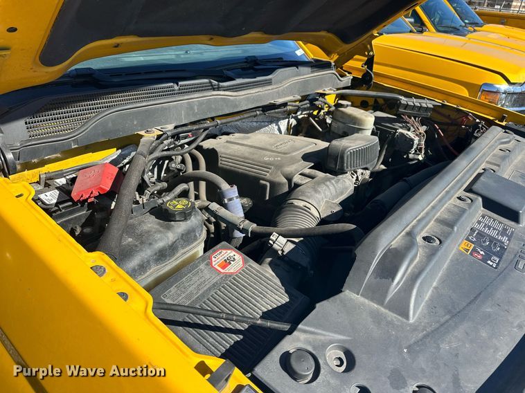 image for item ER4909 2015 Chevrolet Silverado 3500HD utility bed pickup truck