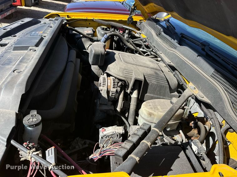 image for item ER4909 2015 Chevrolet Silverado 3500HD utility bed pickup truck