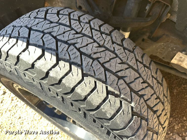 image for item ER4909 2015 Chevrolet Silverado 3500HD utility bed pickup truck