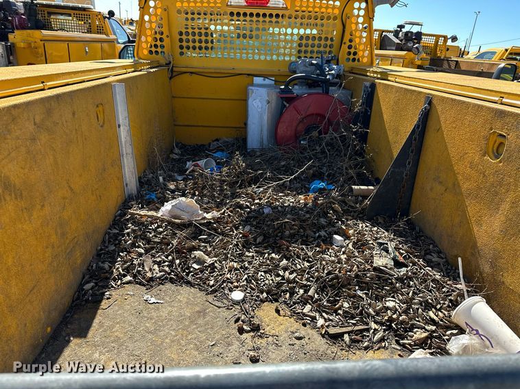 image for item ER4910 2017 Ford F350 Super Duty XL utility bed pickup truck