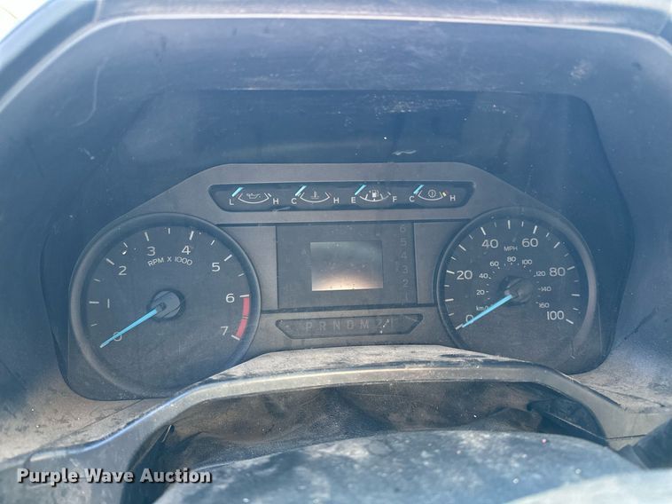 image for item ER4910 2017 Ford F350 Super Duty XL utility bed pickup truck