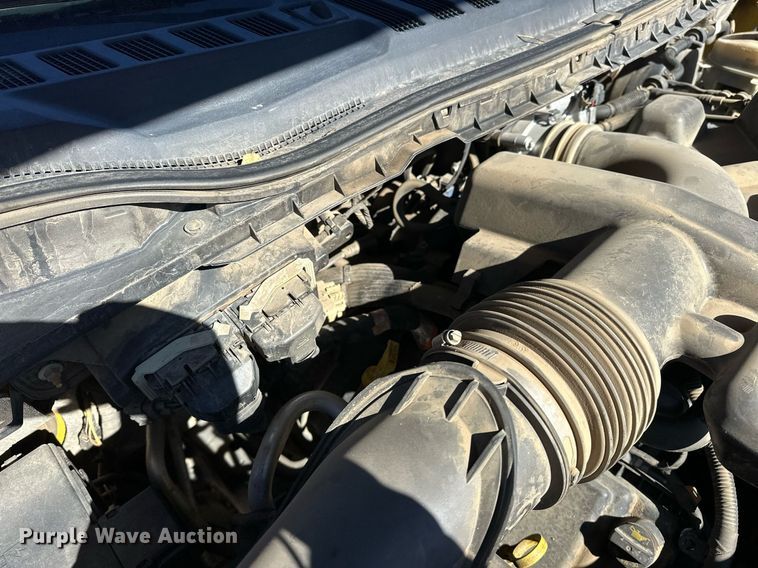 image for item ER4910 2017 Ford F350 Super Duty XL utility bed pickup truck