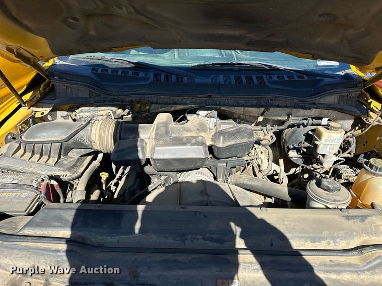 image for item ER4910 2017 Ford F350 Super Duty XL utility bed pickup truck