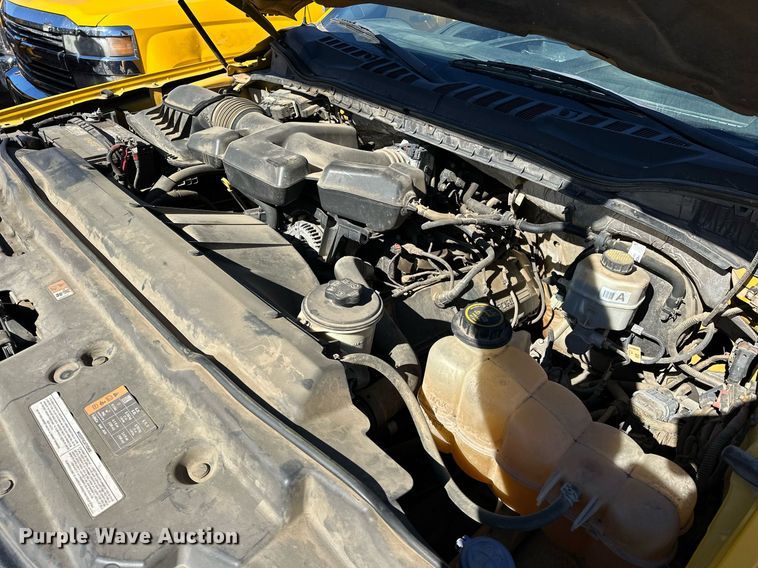 image for item ER4910 2017 Ford F350 Super Duty XL utility bed pickup truck