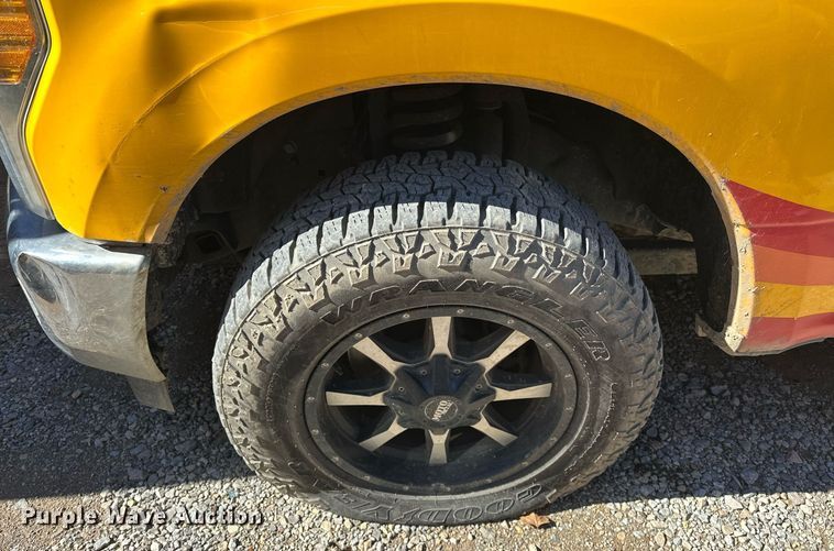 image for item ER4910 2017 Ford F350 Super Duty XL utility bed pickup truck