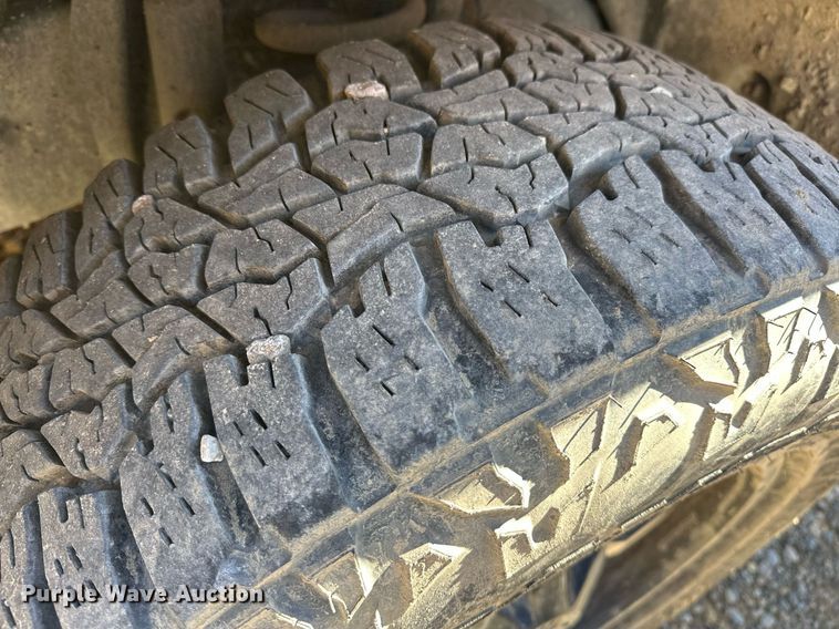 image for item ER4910 2017 Ford F350 Super Duty XL utility bed pickup truck