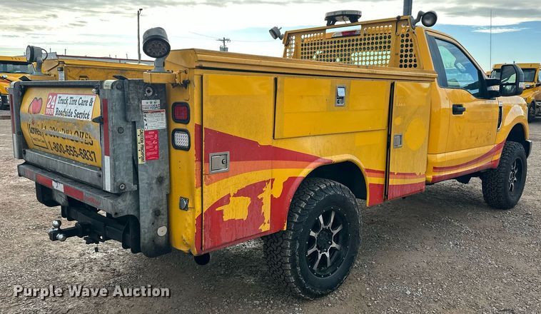 image for item ER4912 2017 Ford F350 Super Duty XL utility bed pickup truck