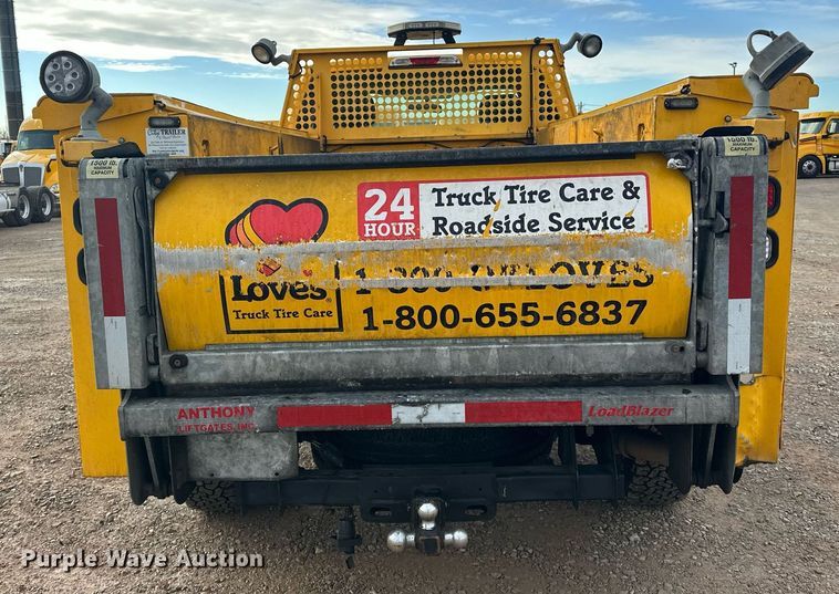 image for item ER4912 2017 Ford F350 Super Duty XL utility bed pickup truck