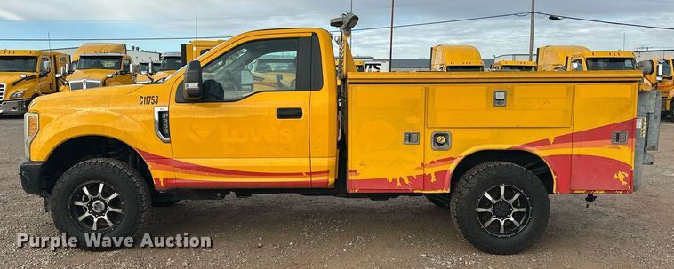 image for item ER4912 2017 Ford F350 Super Duty XL utility bed pickup truck