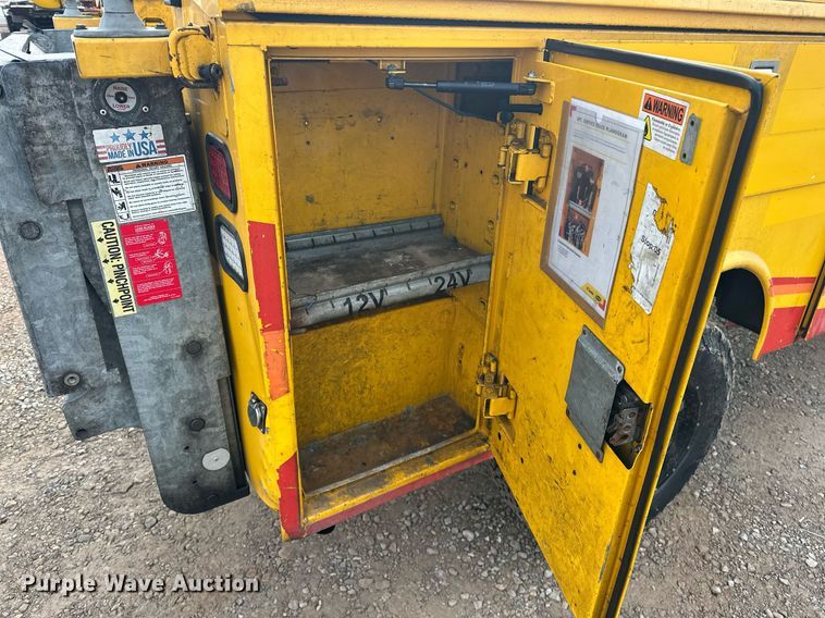 image for item ER4912 2017 Ford F350 Super Duty XL utility bed pickup truck