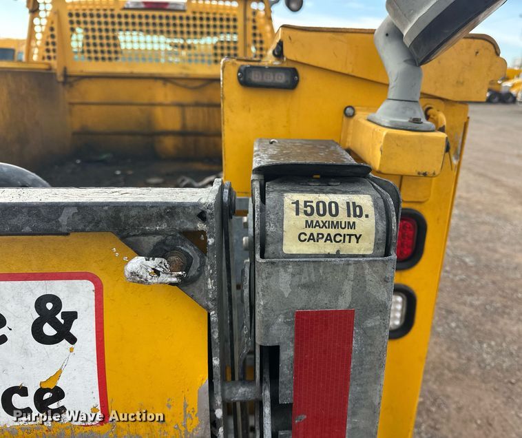 image for item ER4912 2017 Ford F350 Super Duty XL utility bed pickup truck