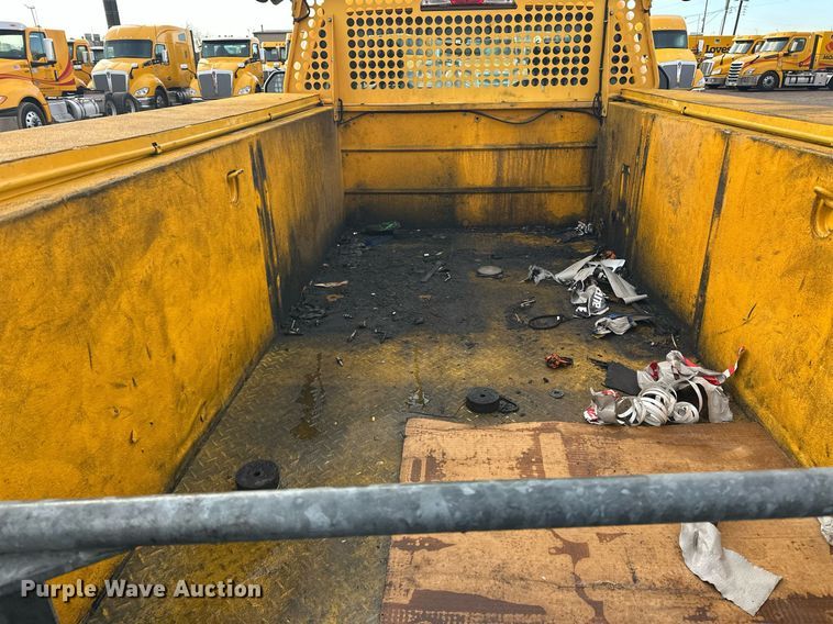 image for item ER4912 2017 Ford F350 Super Duty XL utility bed pickup truck