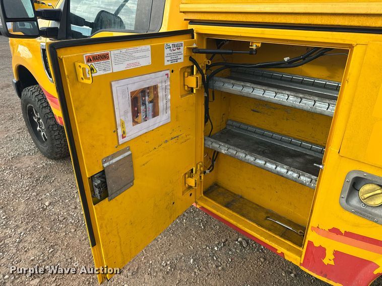 image for item ER4912 2017 Ford F350 Super Duty XL utility bed pickup truck