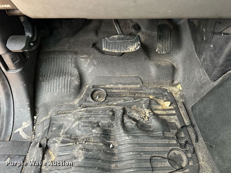 image for item ER4912 2017 Ford F350 Super Duty XL utility bed pickup truck