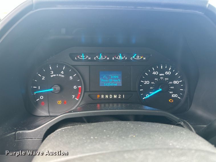 image for item ER4912 2017 Ford F350 Super Duty XL utility bed pickup truck